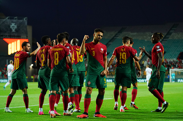 葡萄牙国家队集训进行中，备战国际赛事(葡萄牙国家队训练)