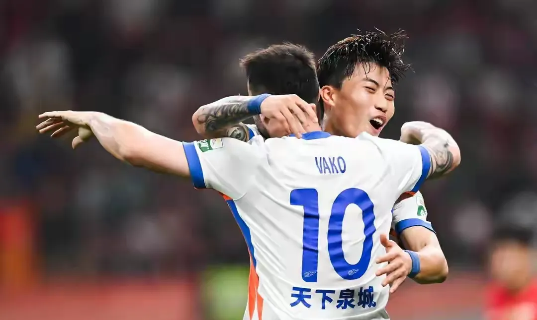 山东泰山战胜青岛黄海，取得两连胜(山东泰山战胜青岛黄海,取得两连胜冠军)