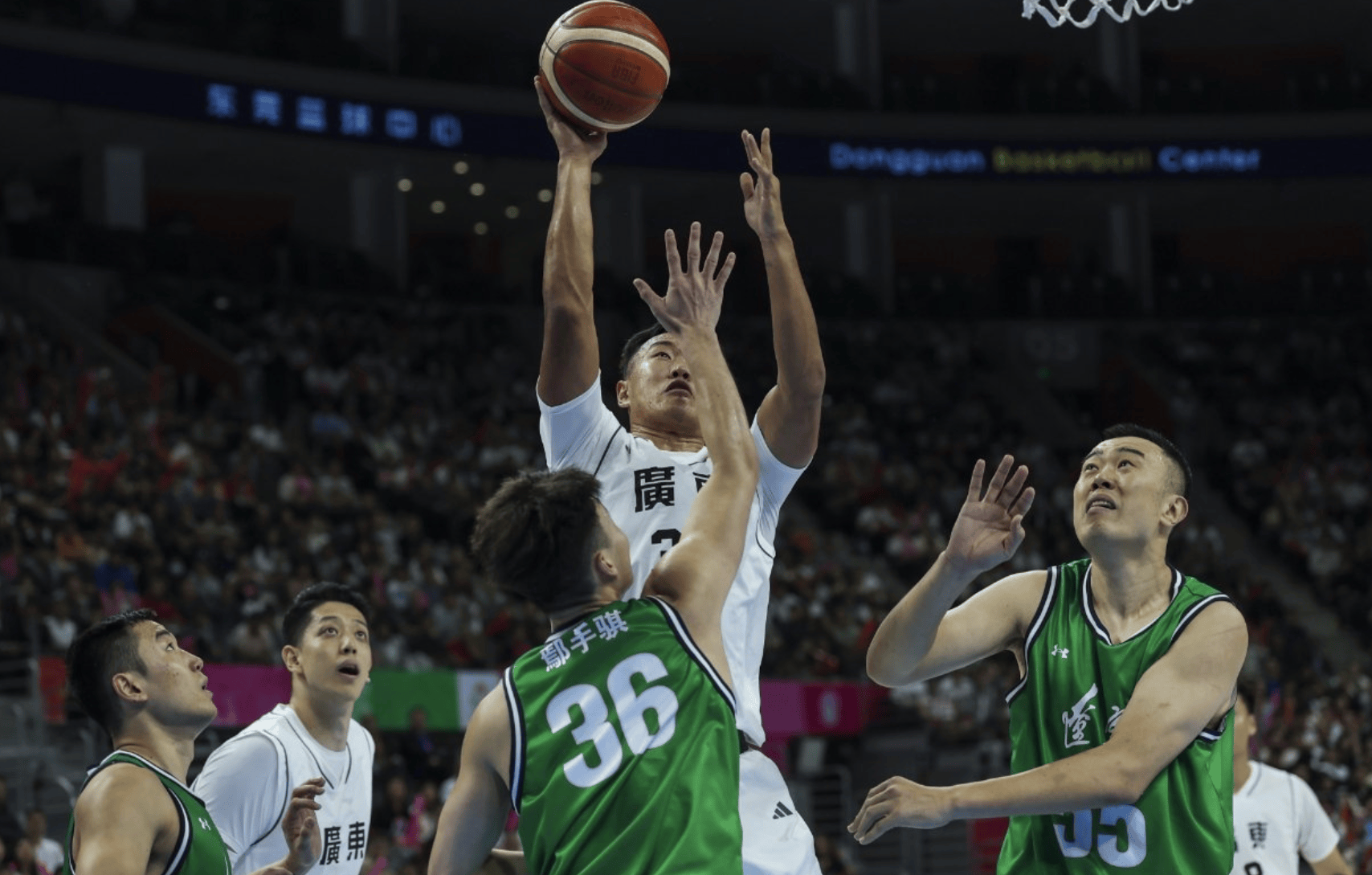 辽宁队员集体发威，助球队全面领先获胜的简单介绍